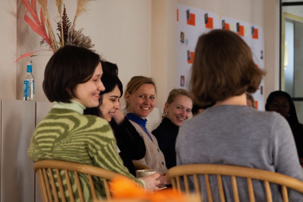 Die Mentees der re:balance Pilotrunde beim Auftaktworkshop im eeden Hamburg.